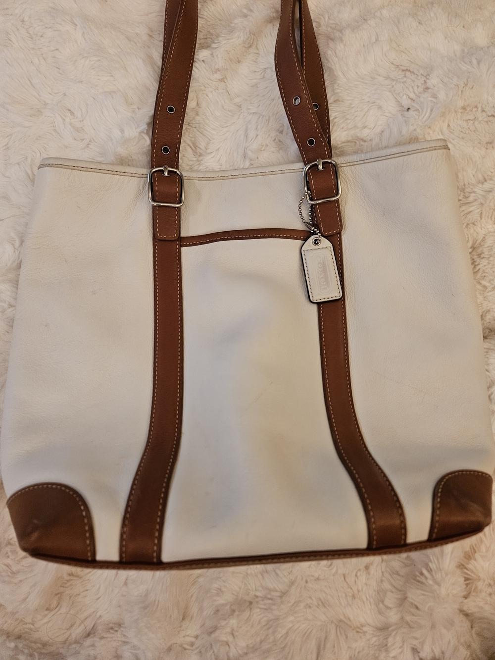 Coach✨️2004 Hamptons Two Toned Leather Tote Bag - Picture 2 of 16